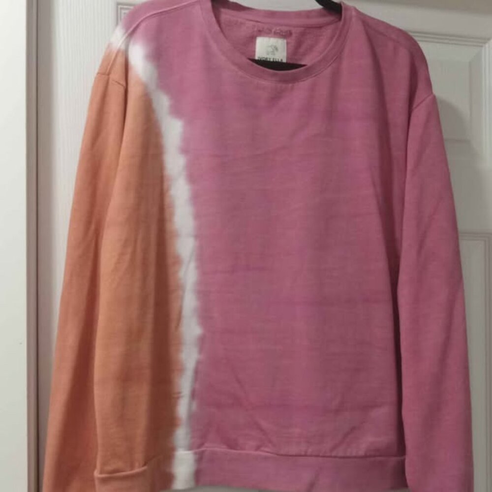 Cute Ivory Ella Tie Dye Sweatshirt, Size Medium